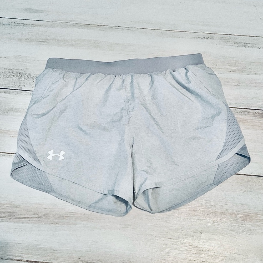 LIKE NEW! Under Armour Women's Fly by 2.0 Heatgear Gray Running Shorts Small